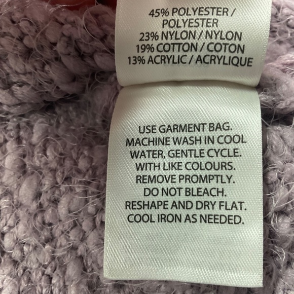 NWT Oversized Lavender Sweater (Reaction by Kenneth Cole) Women’s size small - Picture 7 of 7